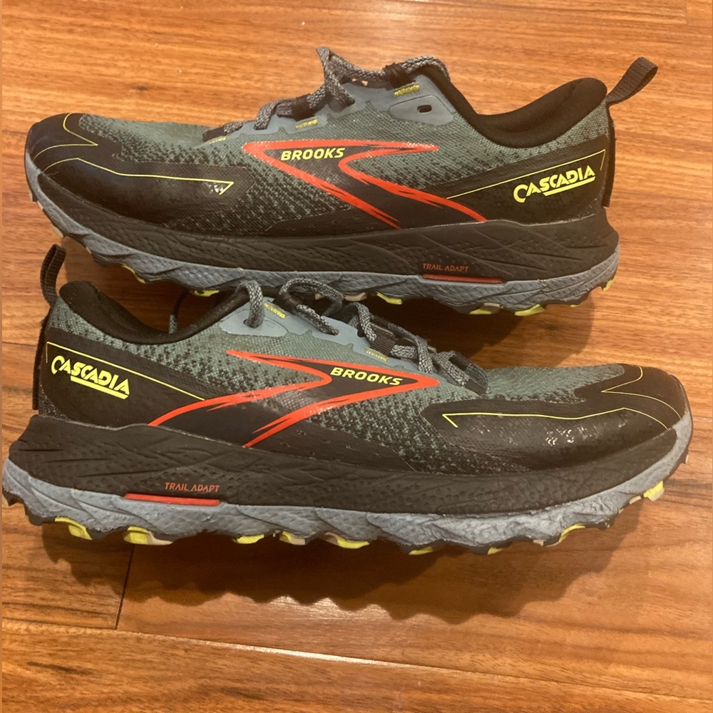 Brooks Cascadia 18 Citadel Ebony Lime Men’s Size 9/2E